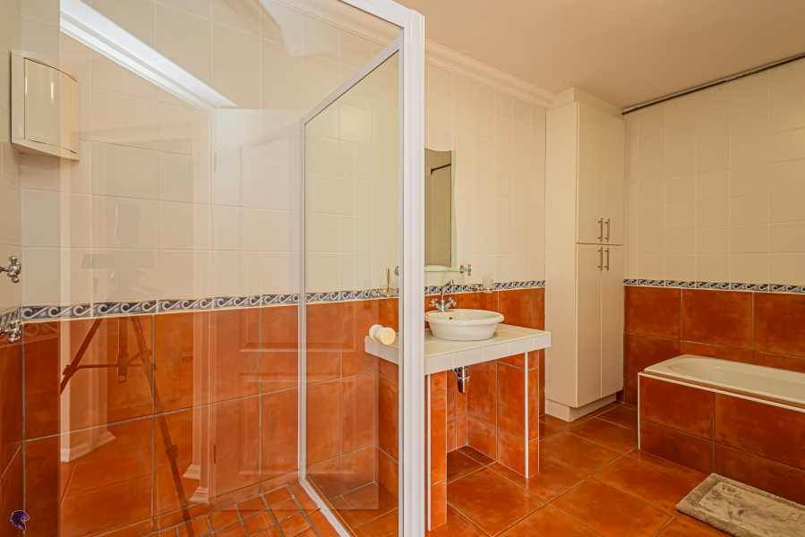 5 Bedroom Property for Sale in Waterfront Western Cape